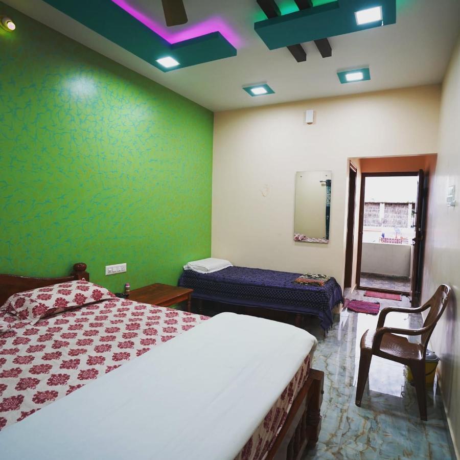 Akash Homestay Хампи Экстерьер фото