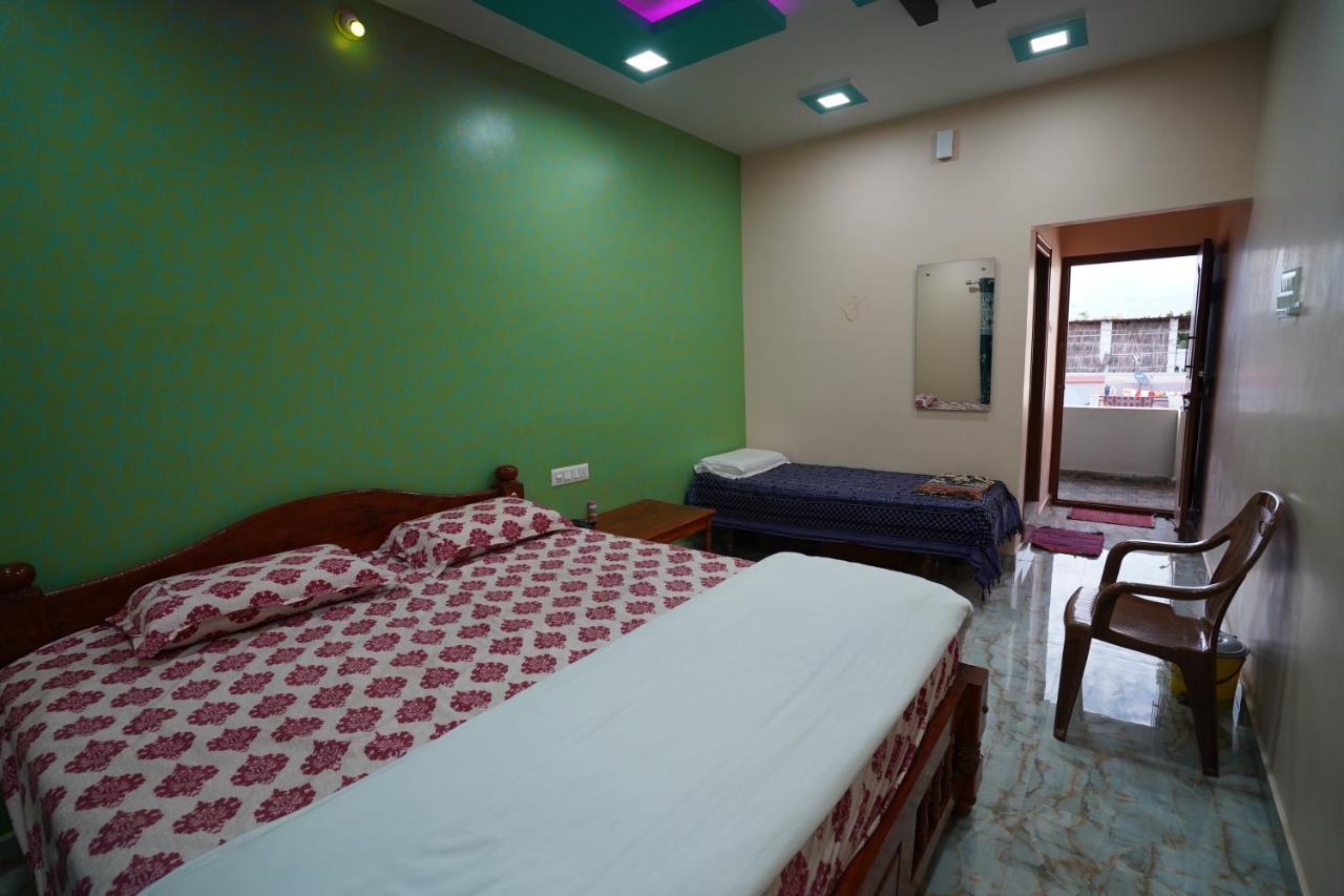 Akash Homestay Хампи Экстерьер фото