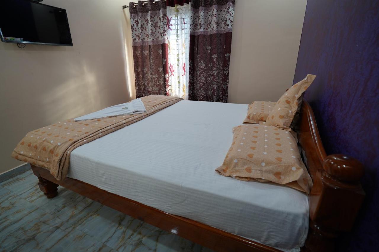 Akash Homestay Хампи Экстерьер фото