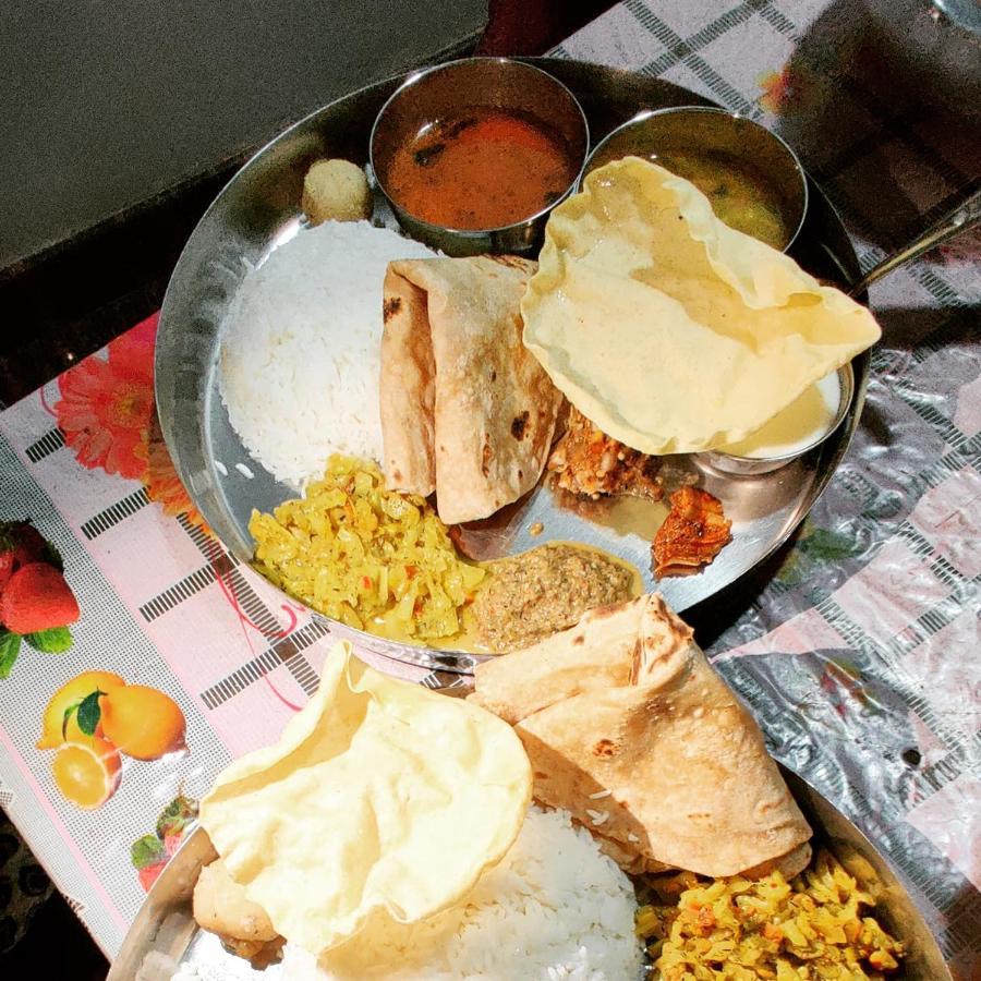 Akash Homestay Хампи Экстерьер фото
