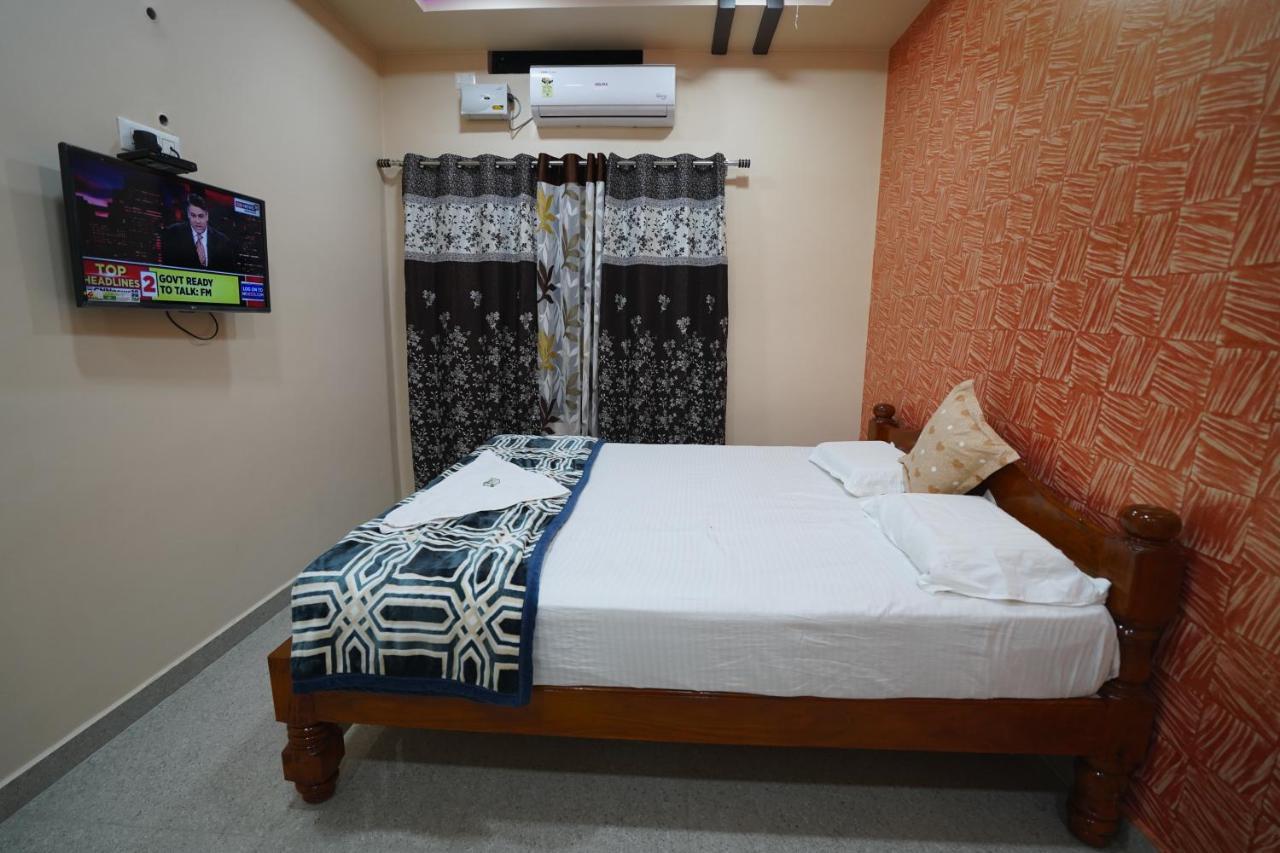Akash Homestay Хампи Экстерьер фото