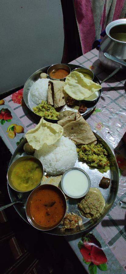 Akash Homestay Хампи Экстерьер фото