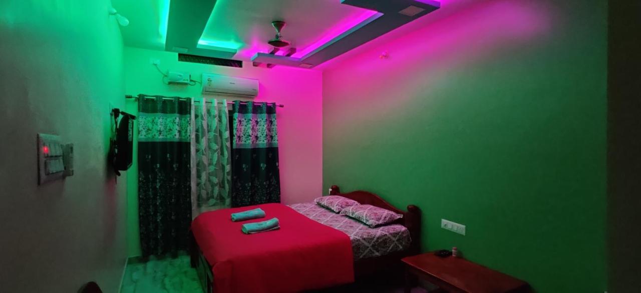 Akash Homestay Хампи Экстерьер фото