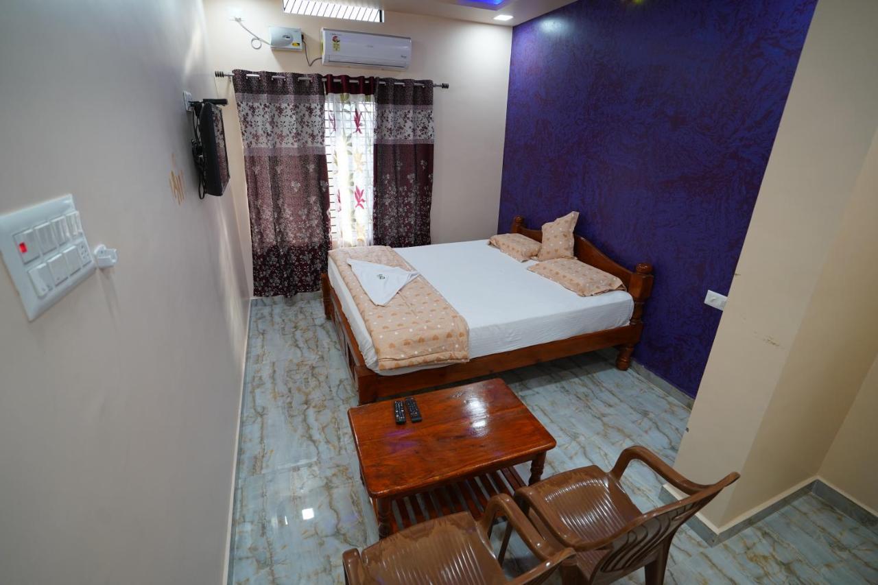 Akash Homestay Хампи Экстерьер фото