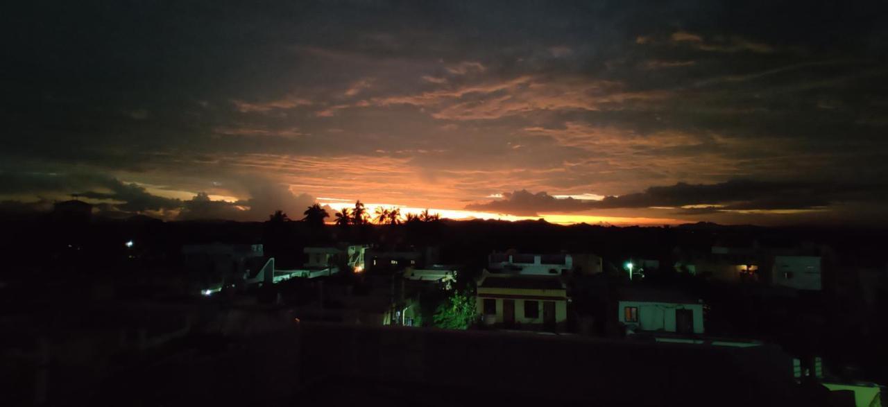 Akash Homestay Хампи Экстерьер фото